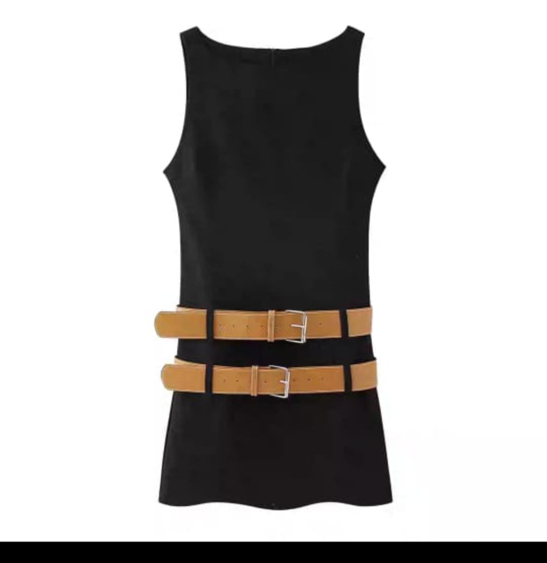 Bodycon belted dress