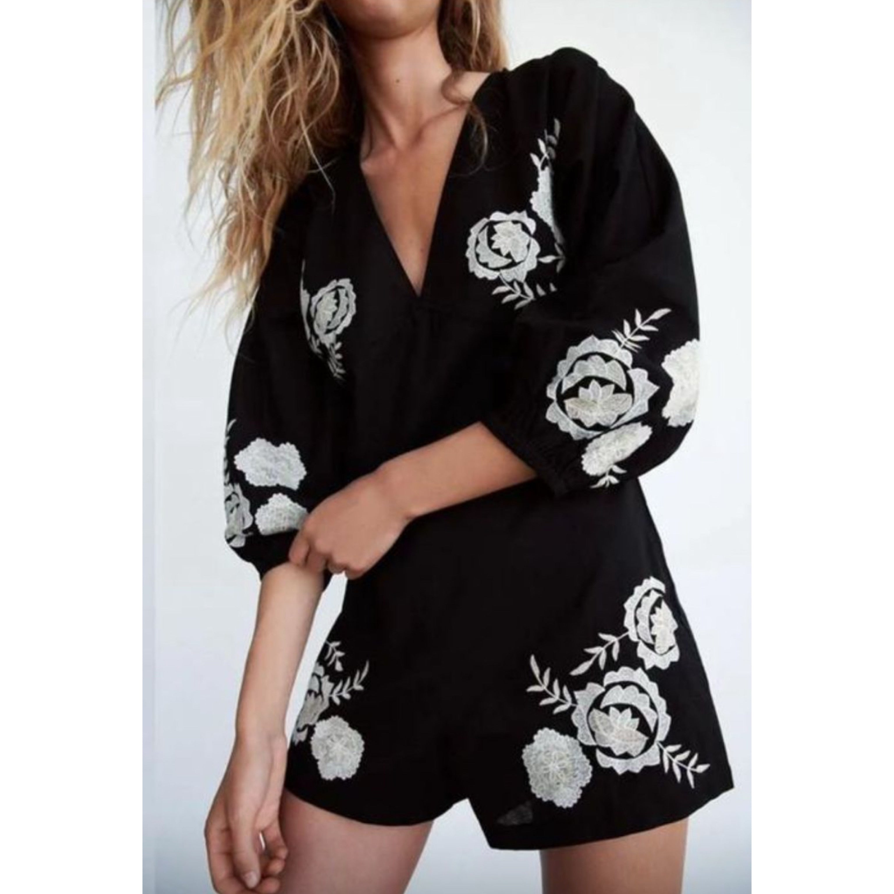 Kie embroidery romper