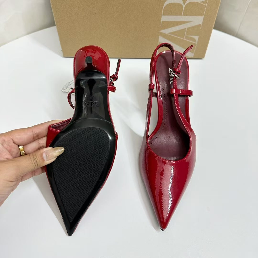 Zelio heels