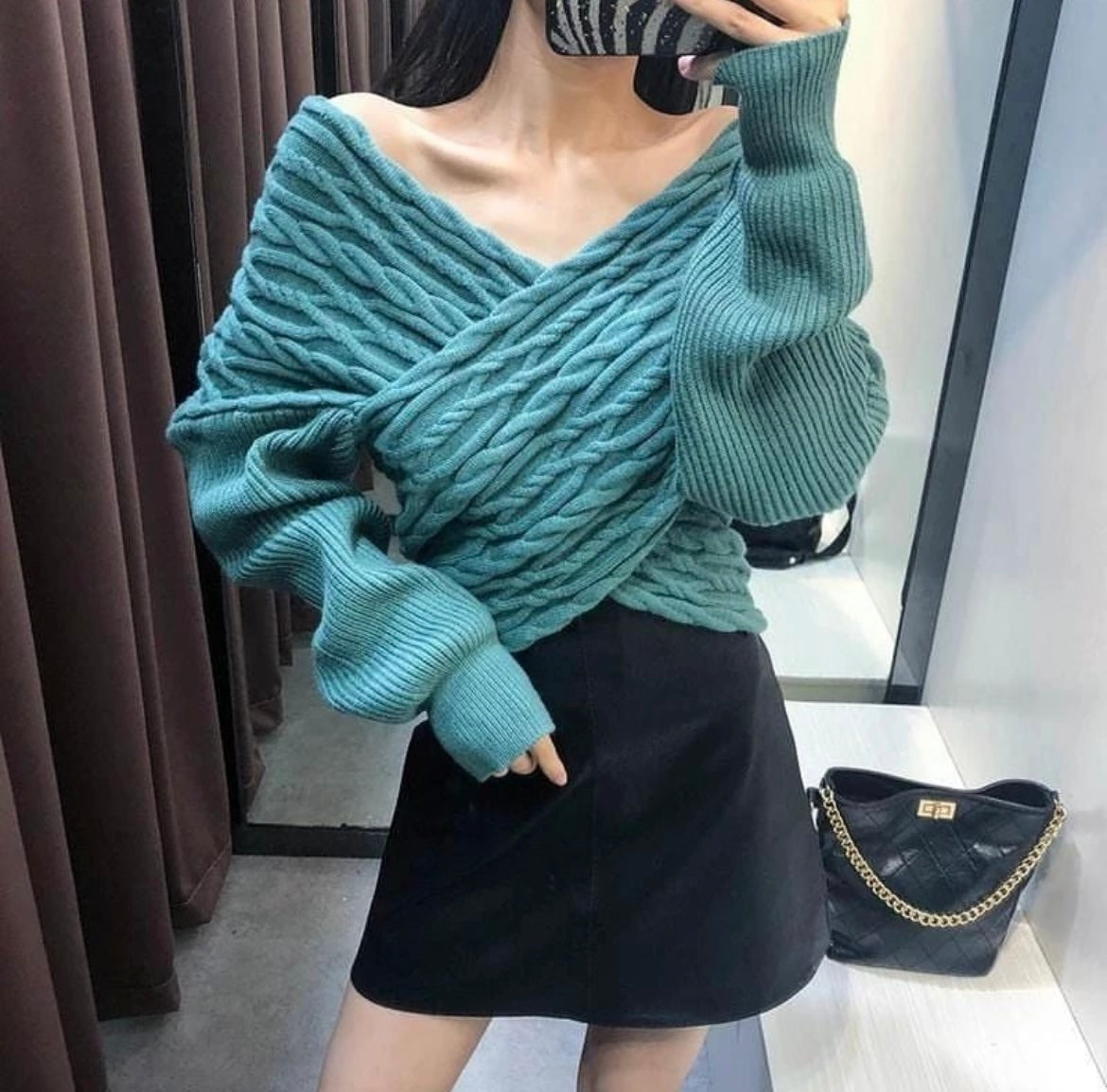 Uleo sweater top