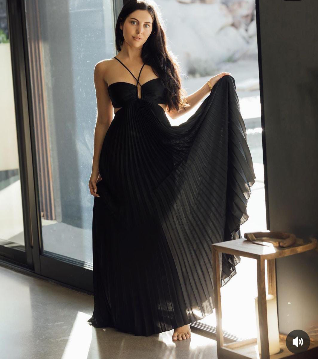 Saresa black dress