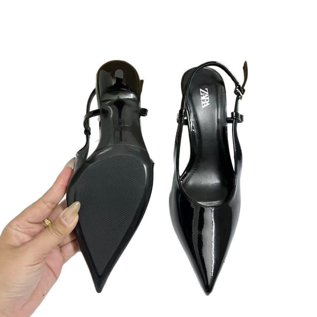 Zelio heels