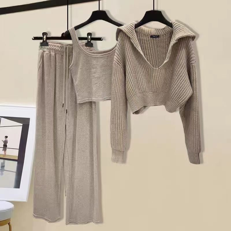 Arlia three piece woolen set