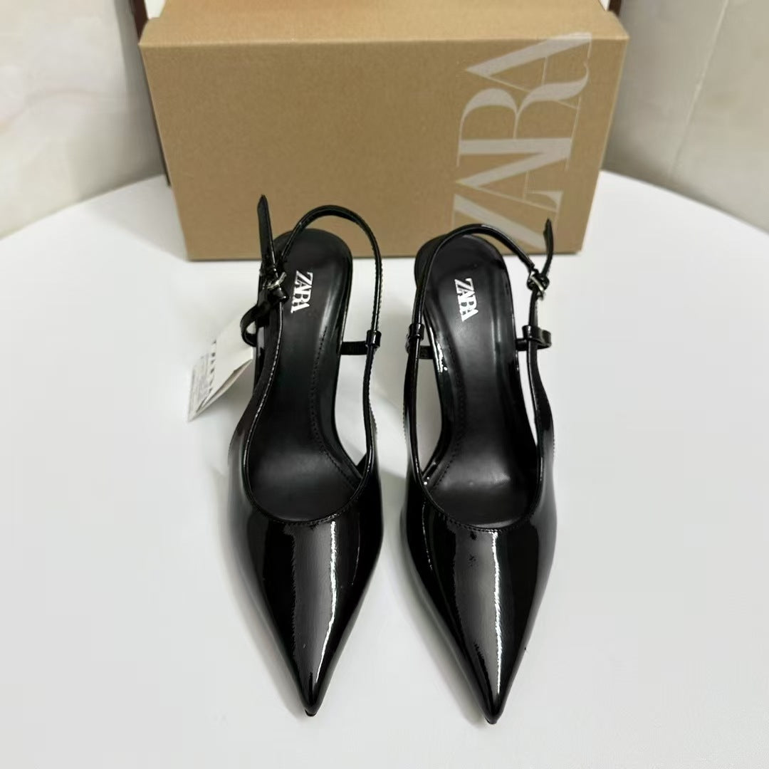 Zelio heels