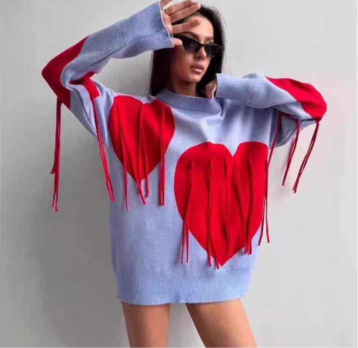 Heart fringes pullover