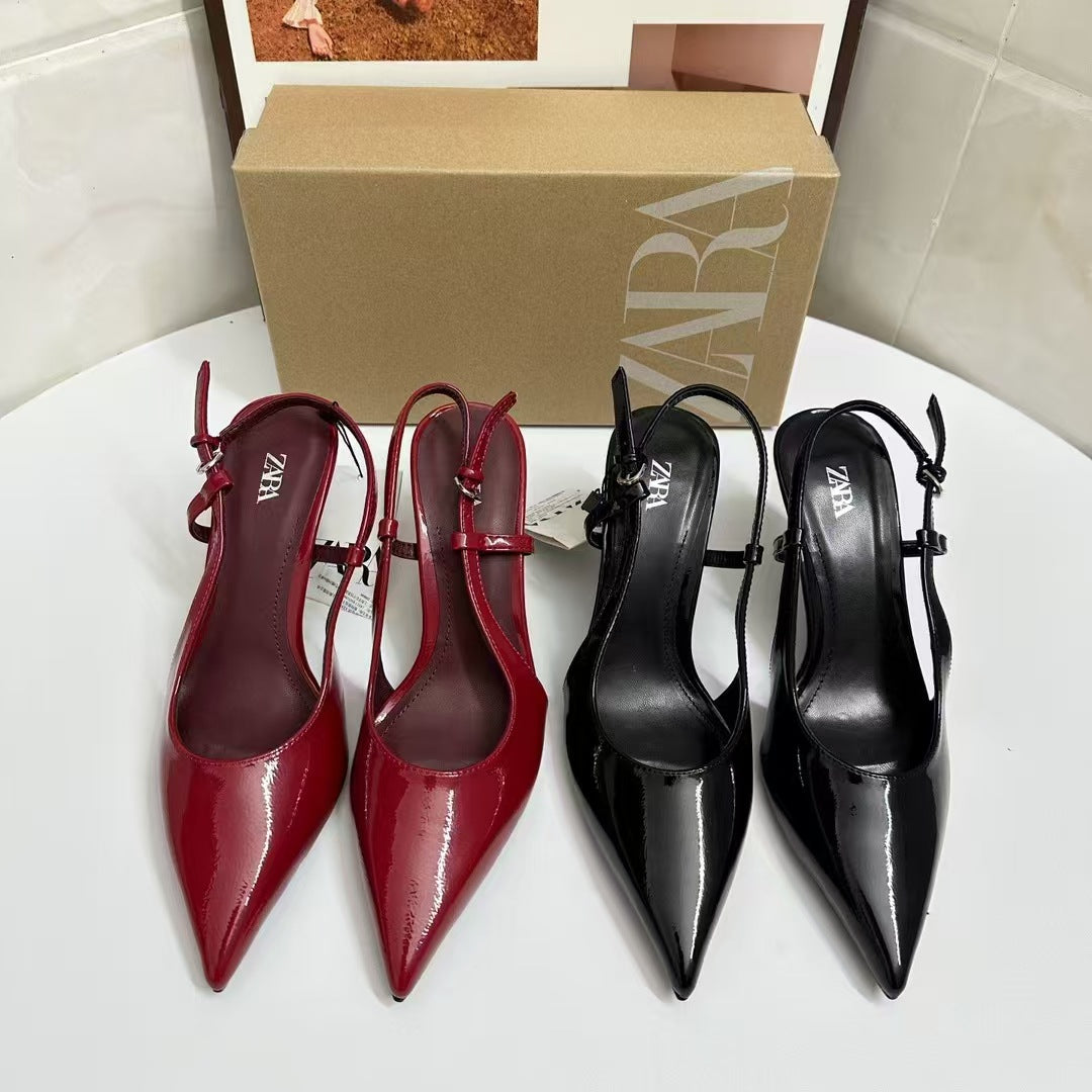Zelio heels
